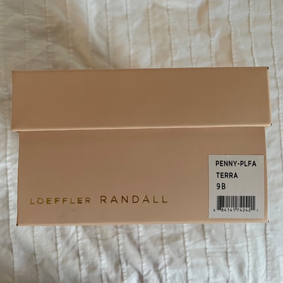 COPY - Loeffler Randall Penny Bow Heel - Picture 3 of 6